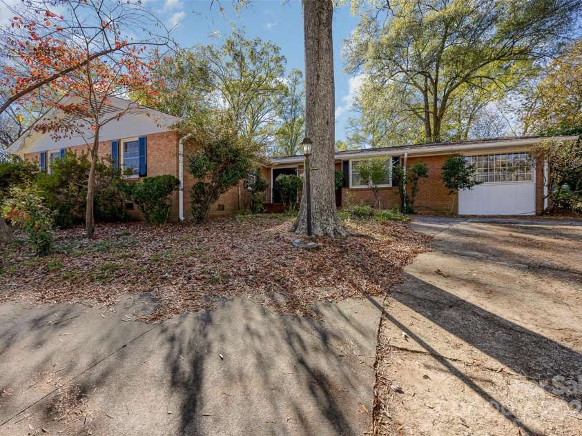 325 13th Street, Salisbury, NC 28144.  MLS# CAR4200768, YatesRealty ID 3344. 
