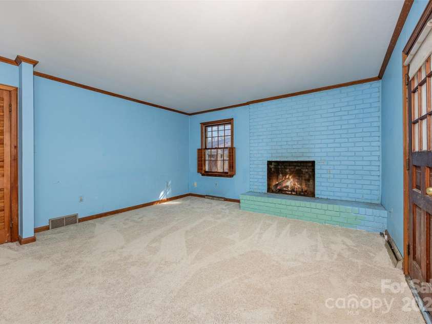 325 13th Street, Salisbury, NC 28144.  MLS# CAR4200768, YatesRealty ID 3344. 