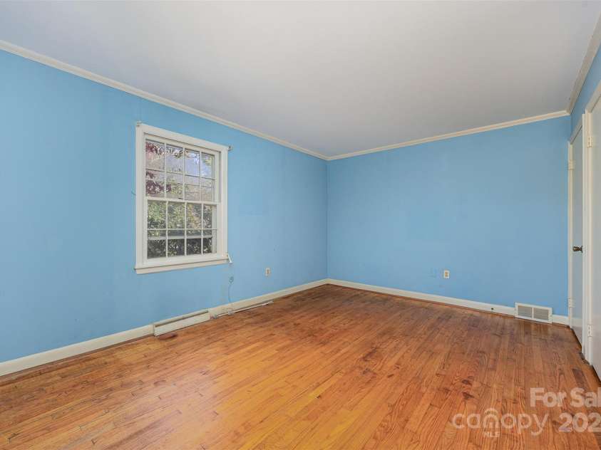 325 13th Street, Salisbury, NC 28144.  MLS# CAR4200768, YatesRealty ID 3344. 