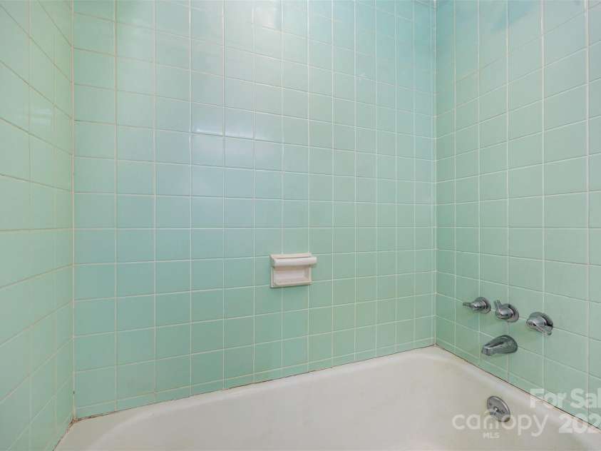 325 13th Street, Salisbury, NC 28144.  MLS# CAR4200768, YatesRealty ID 3344. 