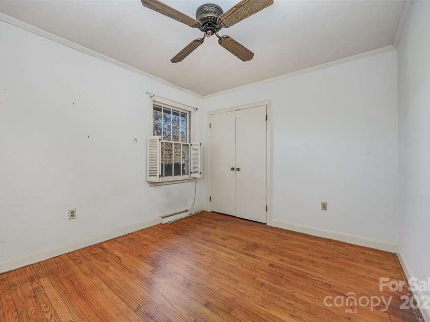 325 13th Street, Salisbury, NC 28144.  MLS# CAR4200768, YatesRealty ID 3344. 