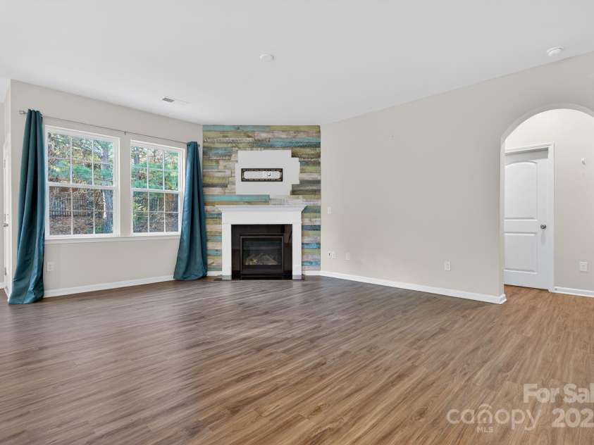 130 Dry Rivers Lane, Mooresville, NC 28117.  MLS# CAR4290354, YatesRealty ID 33440. 