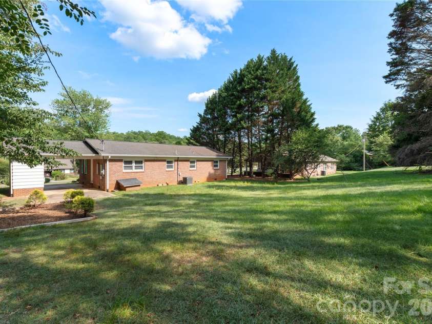 425 Bost Road, Morganton, NC 28655.  MLS# CAR4397179, YatesRealty ID 33441. 