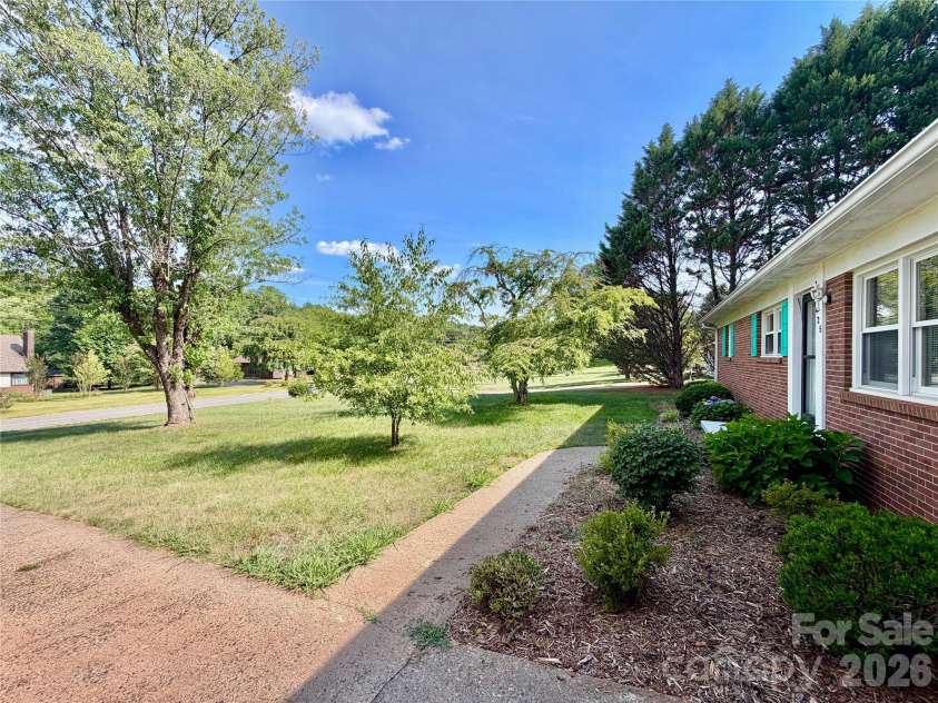 425 Bost Road, Morganton, NC 28655.  MLS# CAR4397179, YatesRealty ID 33441. 