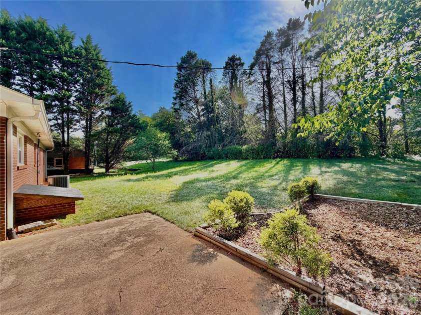 425 Bost Road, Morganton, NC 28655.  MLS# CAR4397179, YatesRealty ID 33441. 