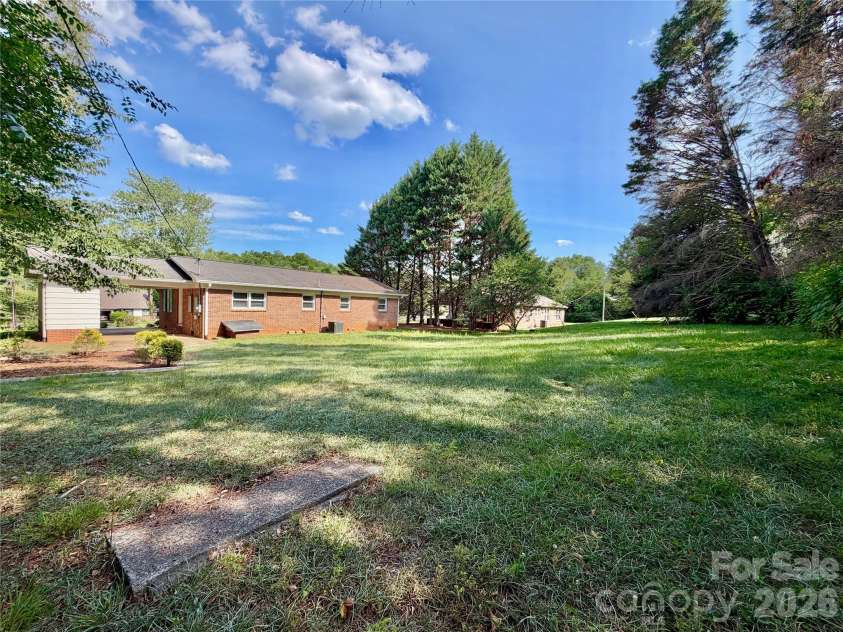 425 Bost Road, Morganton, NC 28655.  MLS# CAR4397179, YatesRealty ID 33441. 