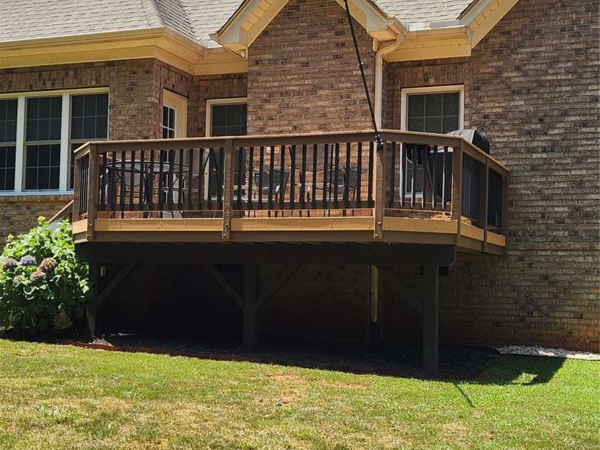 146 Orchard Farm Lane, Mooresville, NC 28117.  MLS# CAR4284274, YatesRealty ID 33442. Deck