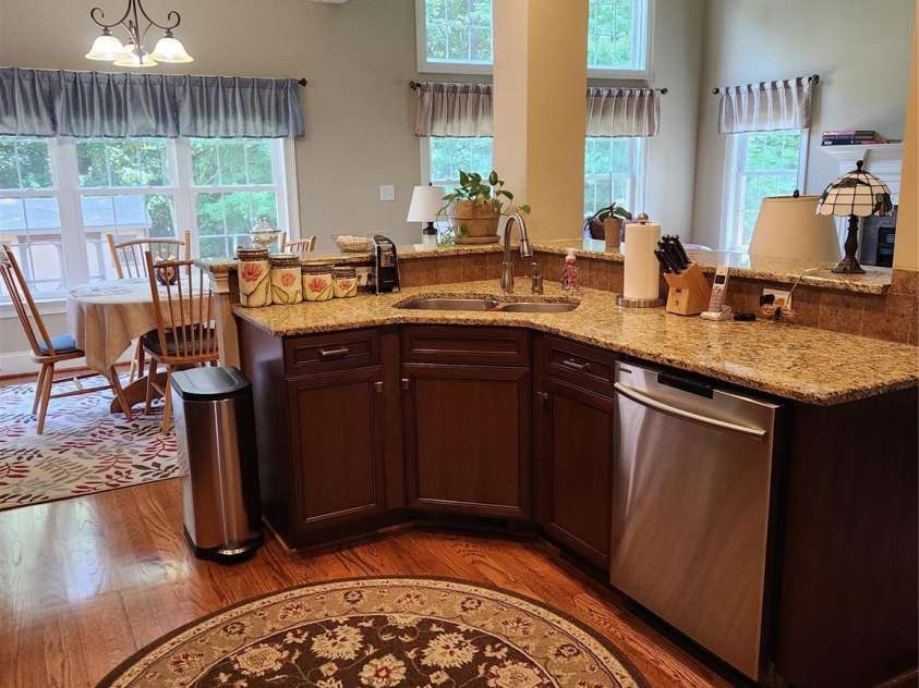 146 Orchard Farm Lane, Mooresville, NC 28117.  MLS# CAR4284274, YatesRealty ID 33442. Kitchen