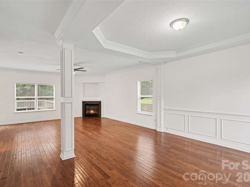 2823 Forest Grove Court, Charlotte, NC 28269.  MLS# CAR4398307, YatesRealty ID 33442. 