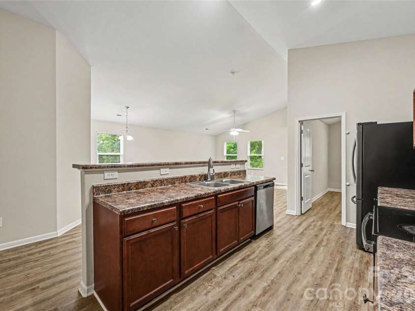 1804 Woodbridge Drive, Salisbury, NC 28146.  MLS# CAR4398321, YatesRealty ID 33443. 