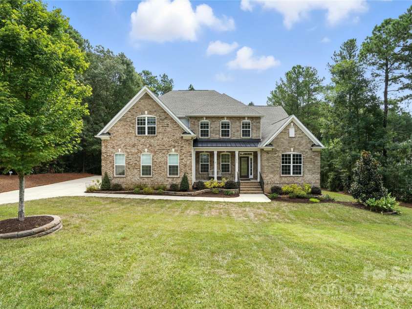 13800 Pavilion Estates Drive, Huntersville, NC 28078.  MLS# CAR4288379, YatesRealty ID 33444. 