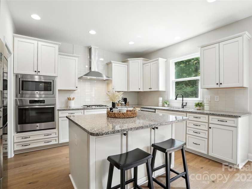 13800 Pavilion Estates Drive, Huntersville, NC 28078.  MLS# CAR4288379, YatesRealty ID 33444. 