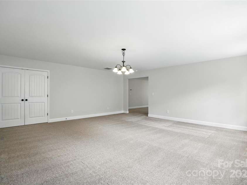 13800 Pavilion Estates Drive, Huntersville, NC 28078.  MLS# CAR4288379, YatesRealty ID 33444. 