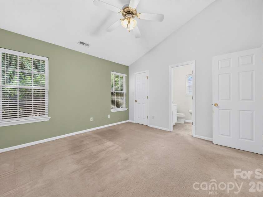 4627 Victory Lane, Charlotte, NC 28269.  MLS# CAR4398187, YatesRealty ID 33445. 