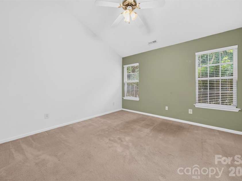 4627 Victory Lane, Charlotte, NC 28269.  MLS# CAR4398187, YatesRealty ID 33445. 
