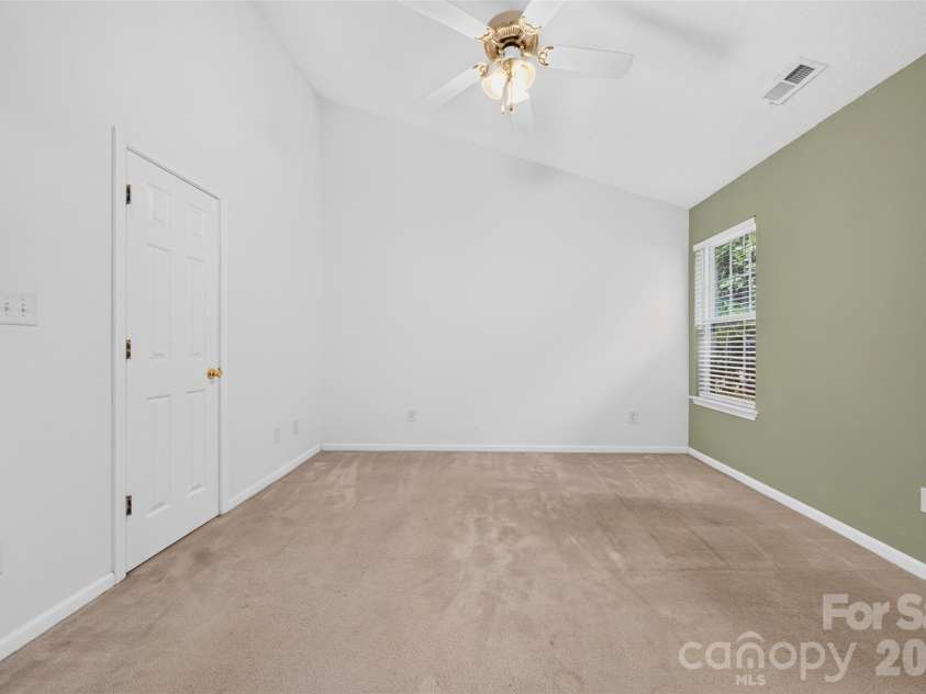 4627 Victory Lane, Charlotte, NC 28269.  MLS# CAR4398187, YatesRealty ID 33445. 