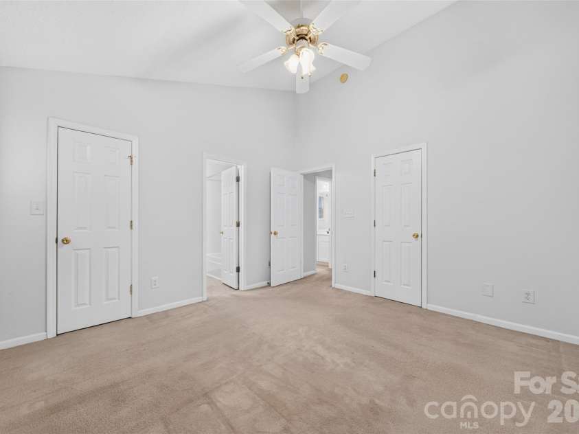 4627 Victory Lane, Charlotte, NC 28269.  MLS# CAR4398187, YatesRealty ID 33445. 