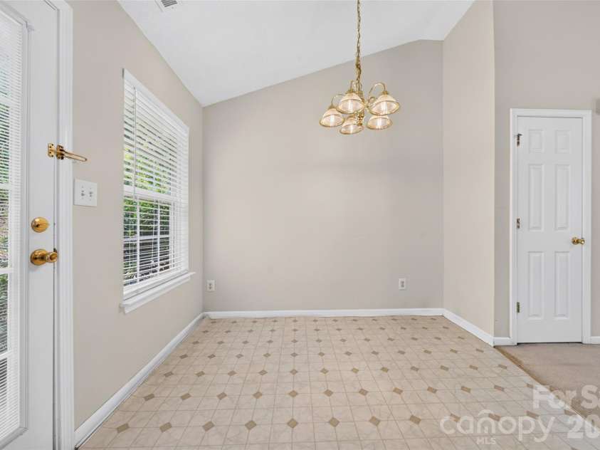 4627 Victory Lane, Charlotte, NC 28269.  MLS# CAR4398187, YatesRealty ID 33445. 
