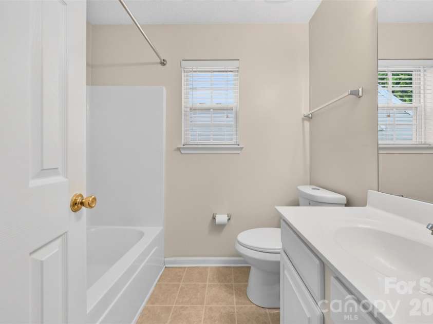 4627 Victory Lane, Charlotte, NC 28269.  MLS# CAR4398187, YatesRealty ID 33445. 