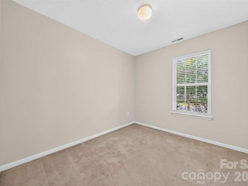 4627 Victory Lane, Charlotte, NC 28269.  MLS# CAR4398187, YatesRealty ID 33445. 