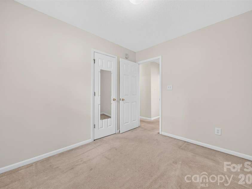 4627 Victory Lane, Charlotte, NC 28269.  MLS# CAR4398187, YatesRealty ID 33445. 
