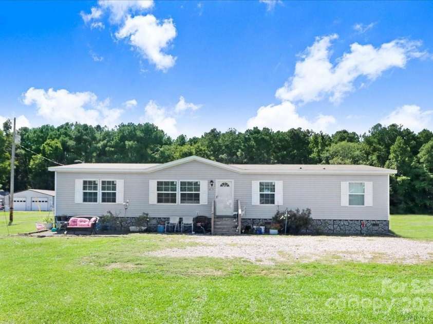 6570 Gardners School Road, Stantonsburg, NC 27883.  MLS# CAR4289883, YatesRealty ID 33445. 