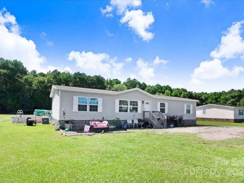 6570 Gardners School Road, Stantonsburg, NC 27883.  MLS# CAR4289883, YatesRealty ID 33445. 