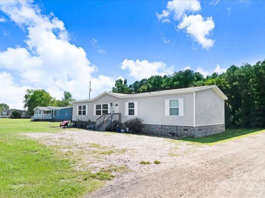 6570 Gardners School Road, Stantonsburg, NC 27883.  MLS# CAR4289883, YatesRealty ID 33445. 