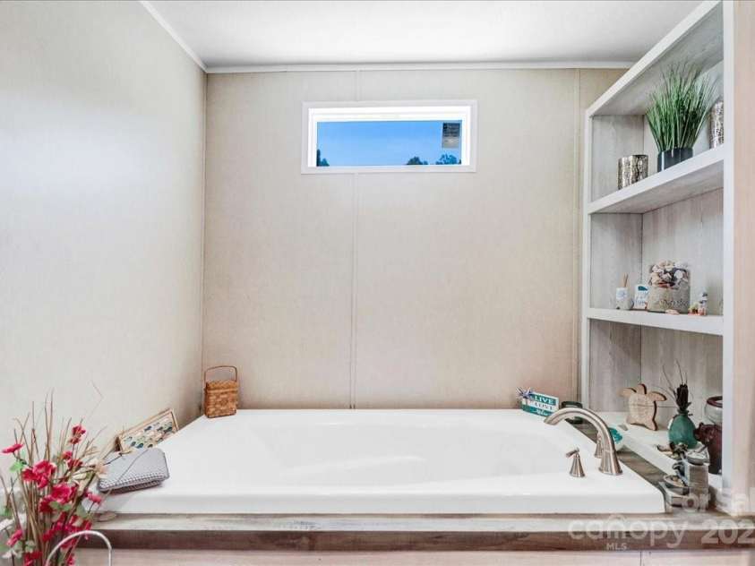 6570 Gardners School Road, Stantonsburg, NC 27883.  MLS# CAR4289883, YatesRealty ID 33445. 