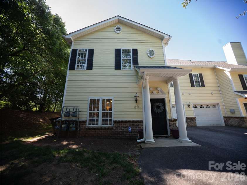 1392 21st Avenue, Hickory, NC 28601.  MLS# CAR4394397, YatesRealty ID 33446. 