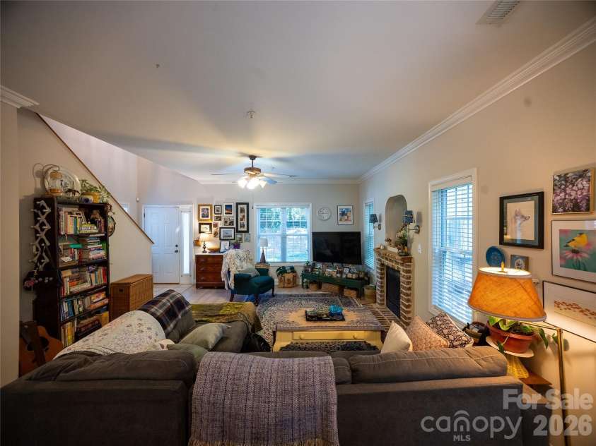 1392 21st Avenue, Hickory, NC 28601.  MLS# CAR4394397, YatesRealty ID 33446. 