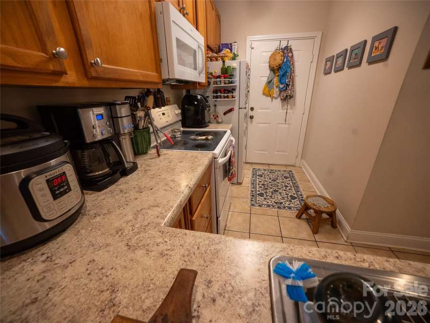 1392 21st Avenue, Hickory, NC 28601.  MLS# CAR4394397, YatesRealty ID 33446. 
