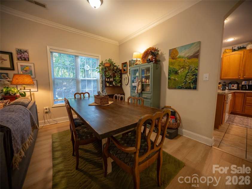 1392 21st Avenue, Hickory, NC 28601.  MLS# CAR4394397, YatesRealty ID 33446. 