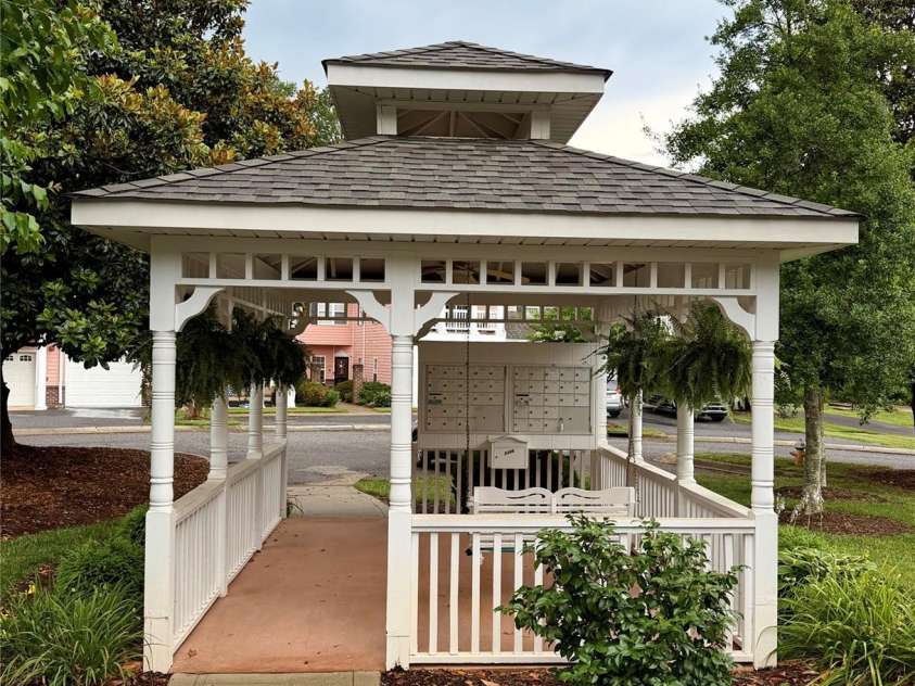 1392 21st Avenue, Hickory, NC 28601.  MLS# CAR4394397, YatesRealty ID 33446. 
