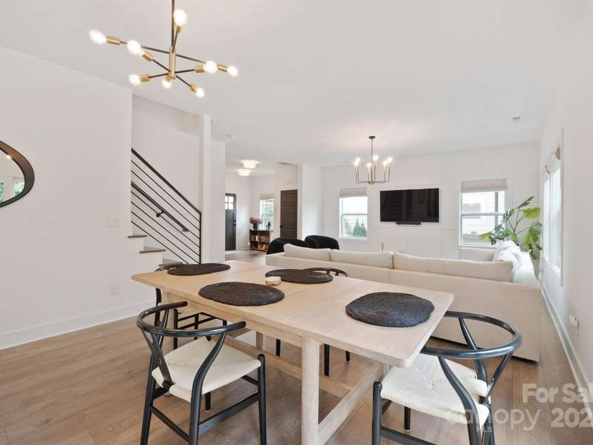 709 Tennyson Drive, Charlotte, NC 28208.  MLS# CAR4291372, YatesRealty ID 33447. 