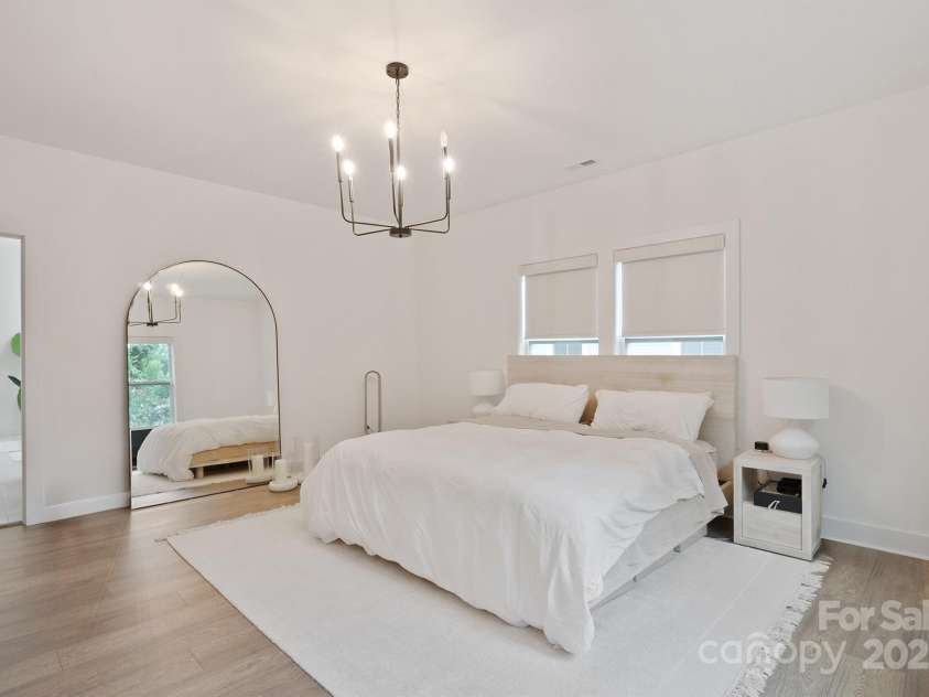 709 Tennyson Drive, Charlotte, NC 28208.  MLS# CAR4291372, YatesRealty ID 33447. 