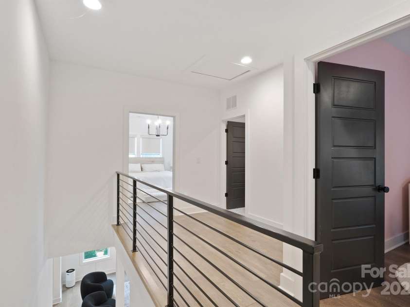 709 Tennyson Drive, Charlotte, NC 28208.  MLS# CAR4291372, YatesRealty ID 33447. 