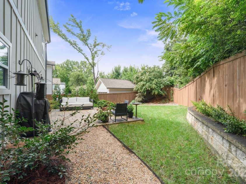709 Tennyson Drive, Charlotte, NC 28208.  MLS# CAR4291372, YatesRealty ID 33447. 