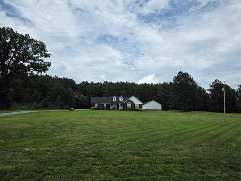 6901 Potter Road, Waxhaw, NC 28173.  MLS# CAR4398373, YatesRealty ID 33448. 