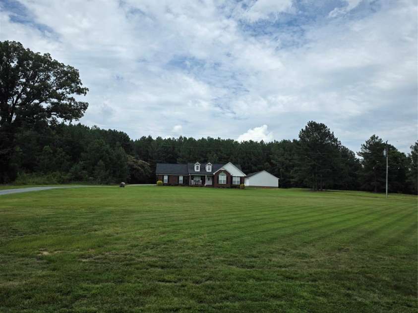 6901 Potter Road, Waxhaw, NC 28173.  MLS# CAR4398373, YatesRealty ID 33448. 