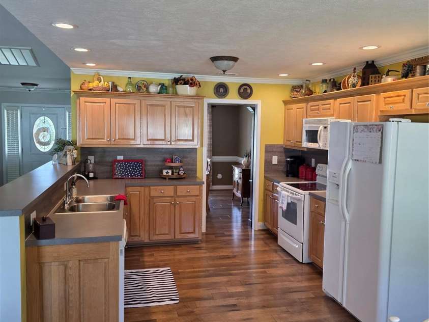 6901 Potter Road, Waxhaw, NC 28173.  MLS# CAR4398373, YatesRealty ID 33448. 