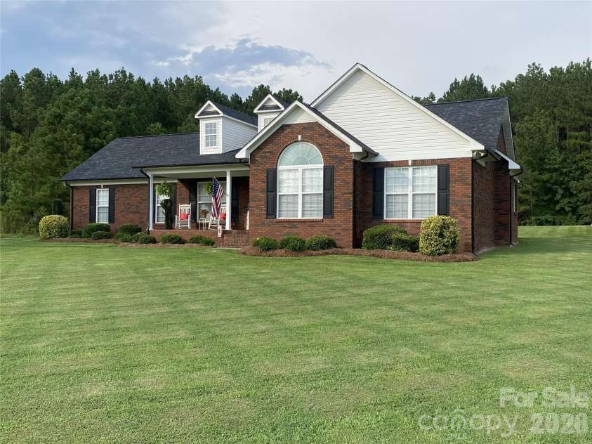 6901 Potter Road, Waxhaw, NC 28173.  MLS# CAR4398373, YatesRealty ID 33448. 