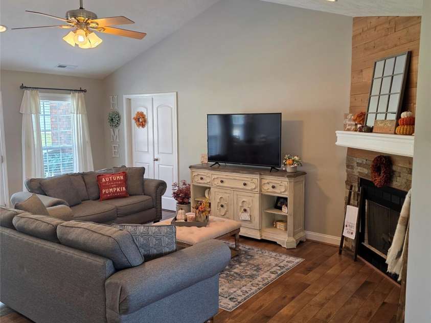 6901 Potter Road, Waxhaw, NC 28173.  MLS# CAR4398373, YatesRealty ID 33448. 
