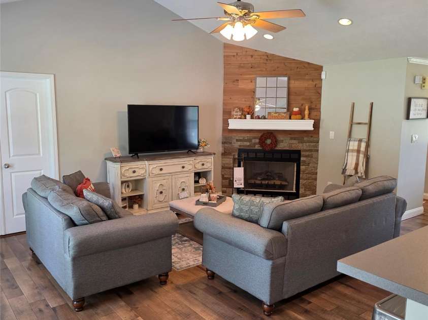 6901 Potter Road, Waxhaw, NC 28173.  MLS# CAR4398373, YatesRealty ID 33448. 