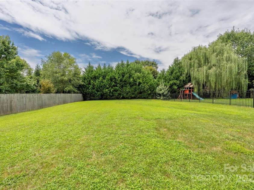 12620 Forrester Avenue, Huntersville, NC 28078.  MLS# CAR4291588, YatesRealty ID 33449. 