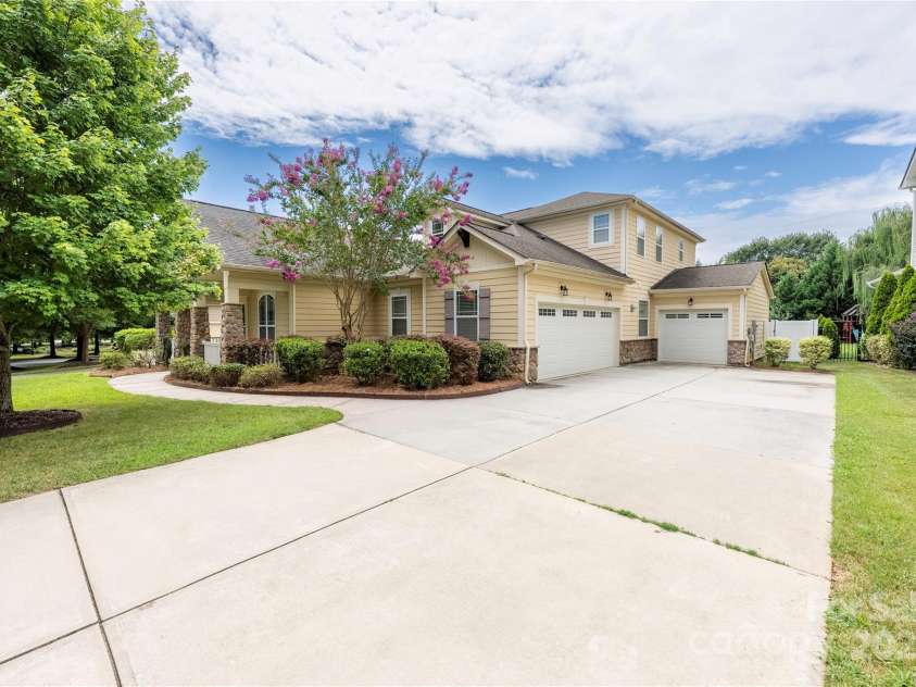 12620 Forrester Avenue, Huntersville, NC 28078.  MLS# CAR4291588, YatesRealty ID 33449. 
