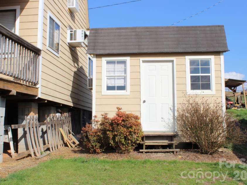 105 Filly Trail, Love Valley, NC 28625.  MLS# CAR4353834, YatesRealty ID 3345. 