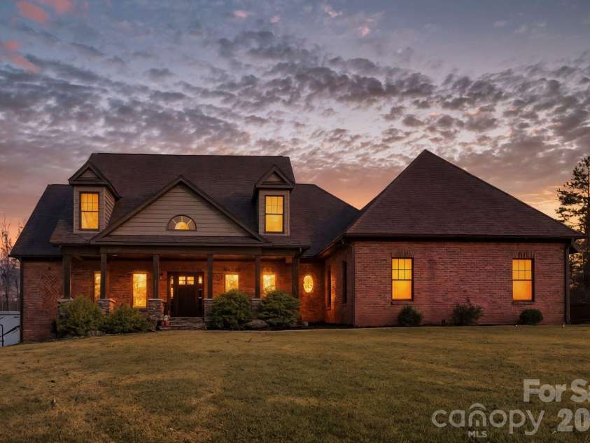 476 Ijames Church Road, Mocksville, NC 27028.  MLS# CAR4321556, YatesRealty ID 3345. 