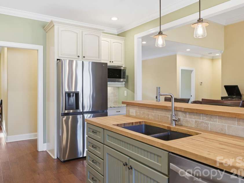 476 Ijames Church Road, Mocksville, NC 27028.  MLS# CAR4321556, YatesRealty ID 3345. 