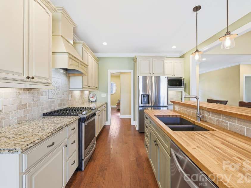 476 Ijames Church Road, Mocksville, NC 27028.  MLS# CAR4321556, YatesRealty ID 3345. 